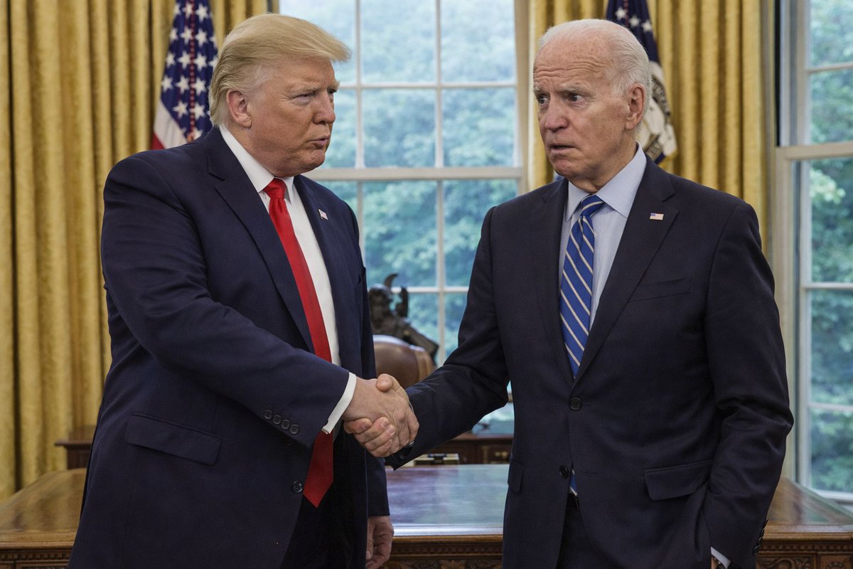 特朗普与拜登在椭圆形办公室握手 - GPT Image 2 prompt example