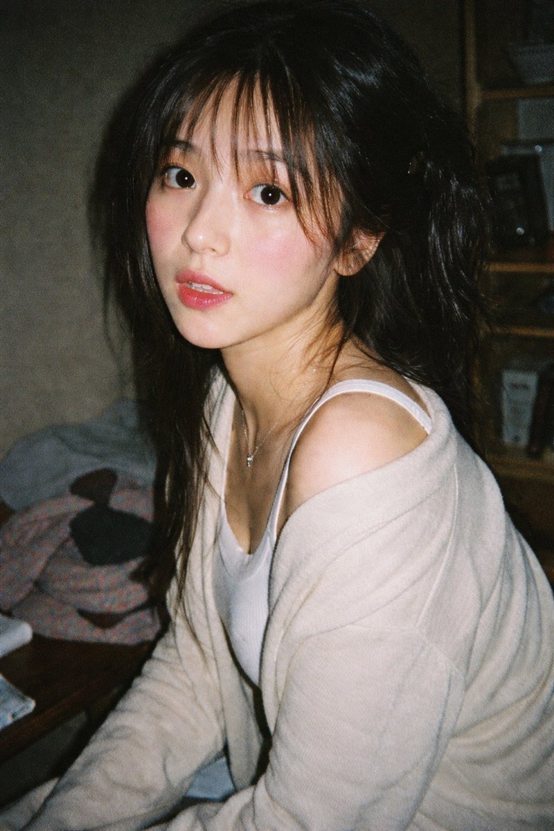 Vintage 35mm Flash Portrait - GPT Image 2 prompt example