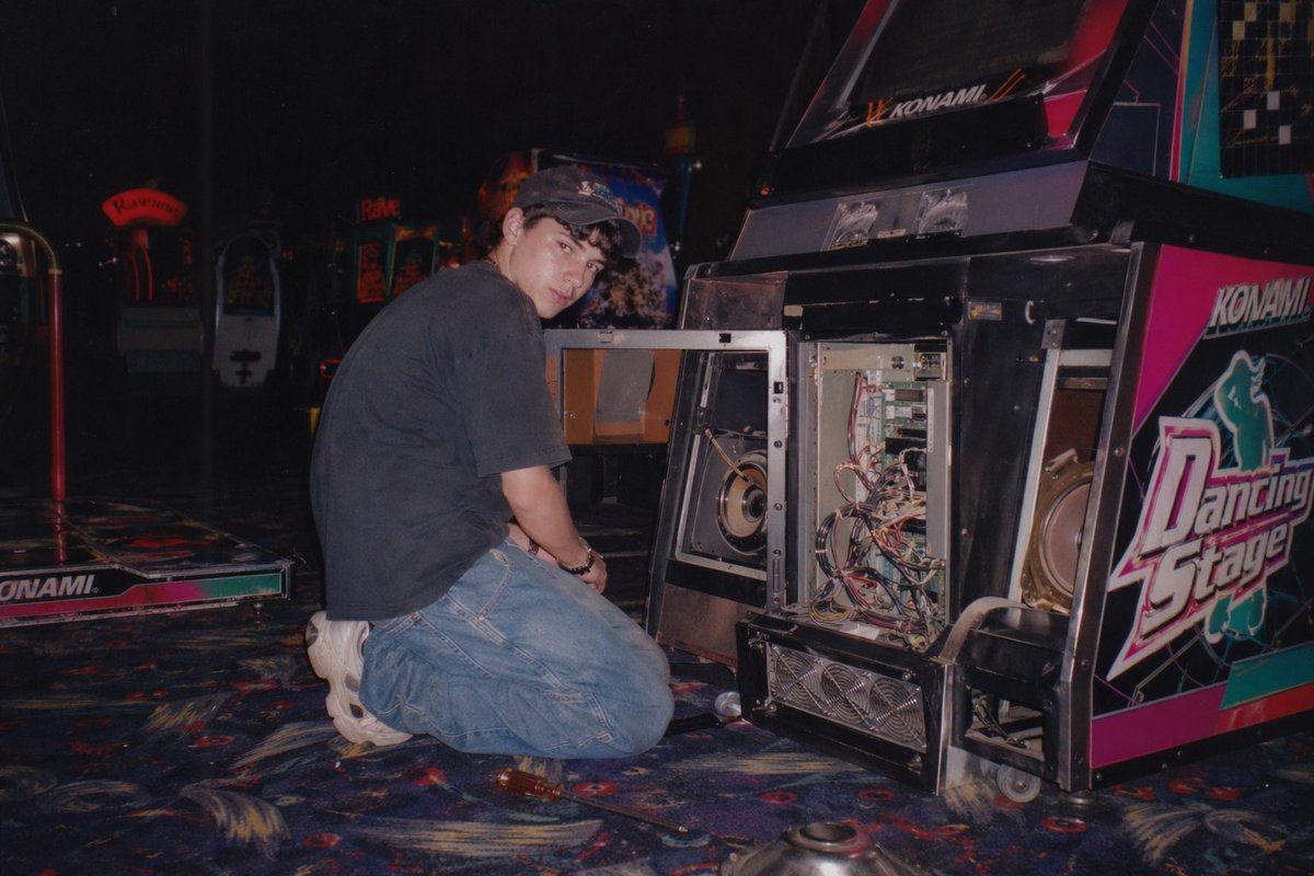 Vintage Arcade Repair Flash Photography - GPT Image 2 prompt example