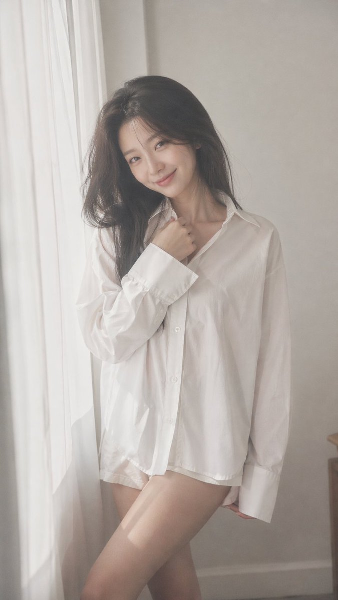 Korean Idol Dreamy Portrait - GPT Image 2 prompt example