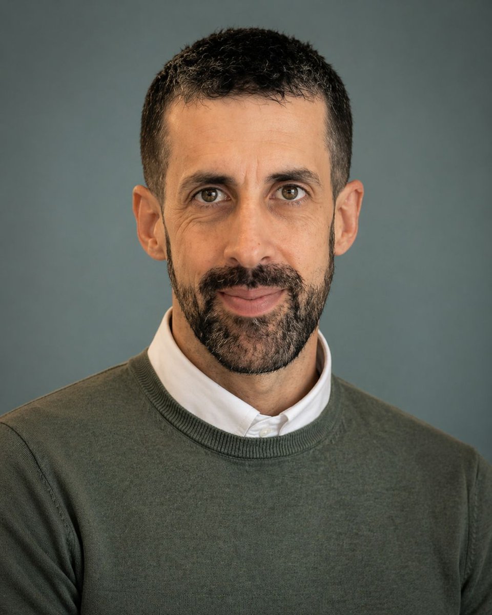 Candid Train Photo to Studio Portrait - GPT Image 2 prompt example