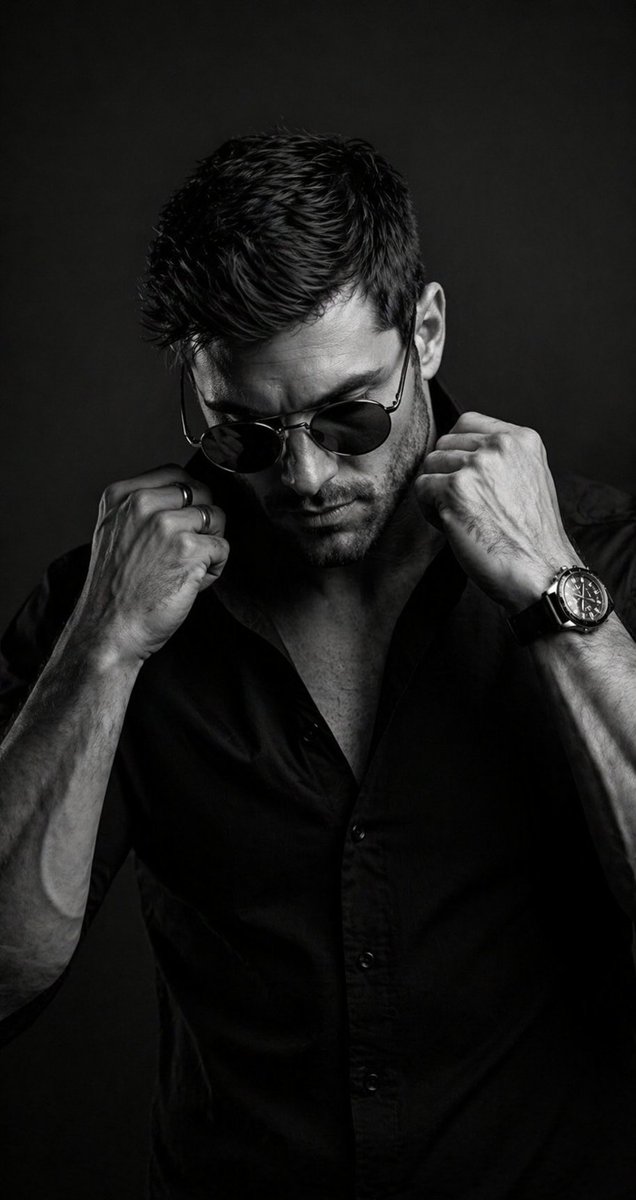 B&W Cinematic Studio Portrait - GPT Image 2 Prompt-Beispiel